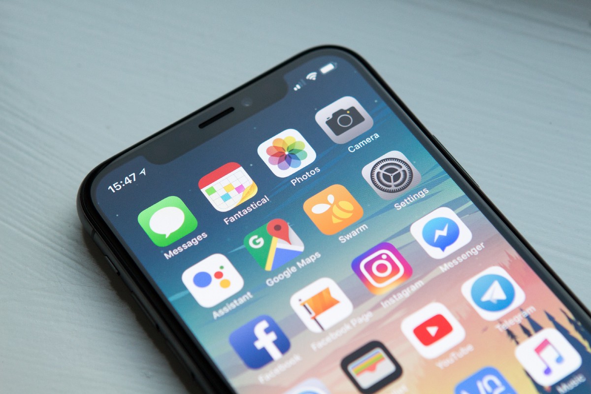 How to Set Default Apps on iPhone & iPad With iOS 14